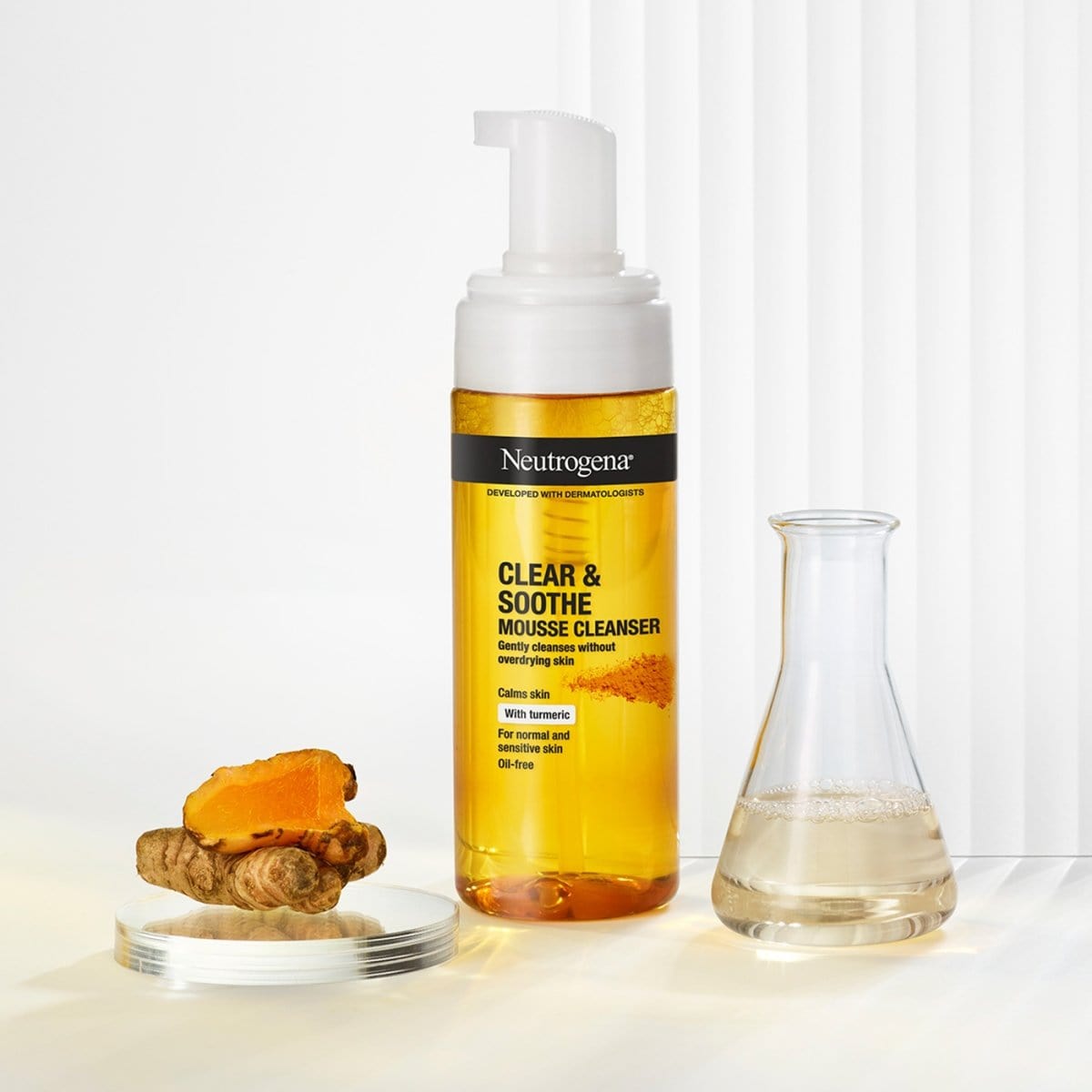 Neutrogena Clear & Soothe Mousse Cleanser 150ml / 5 fl oz