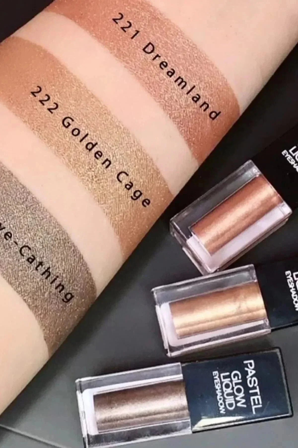 Pastel Glow Liquid Eyeshadow - 221 Dreamland