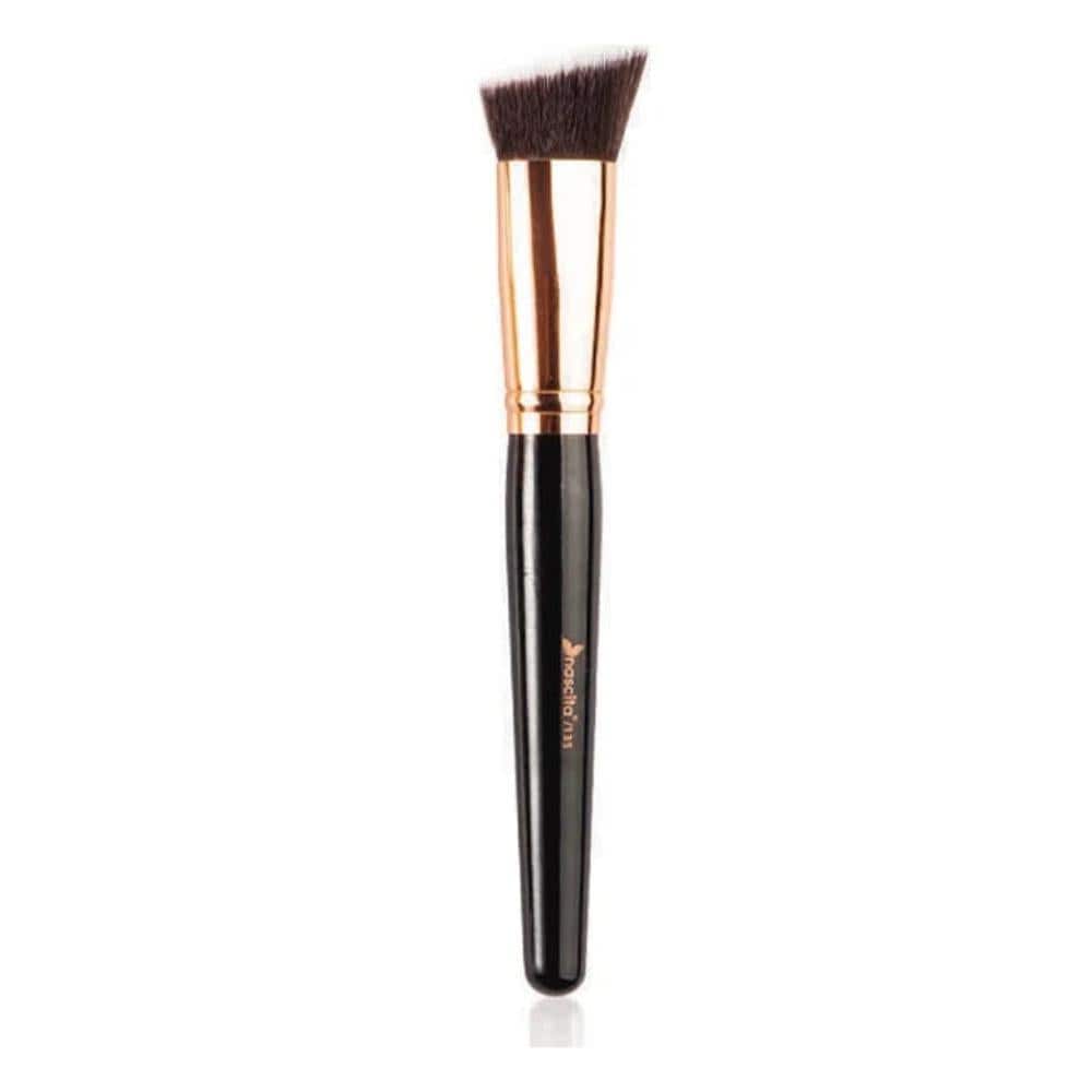 Nascita Angled Kabuki Foundation Brush 135